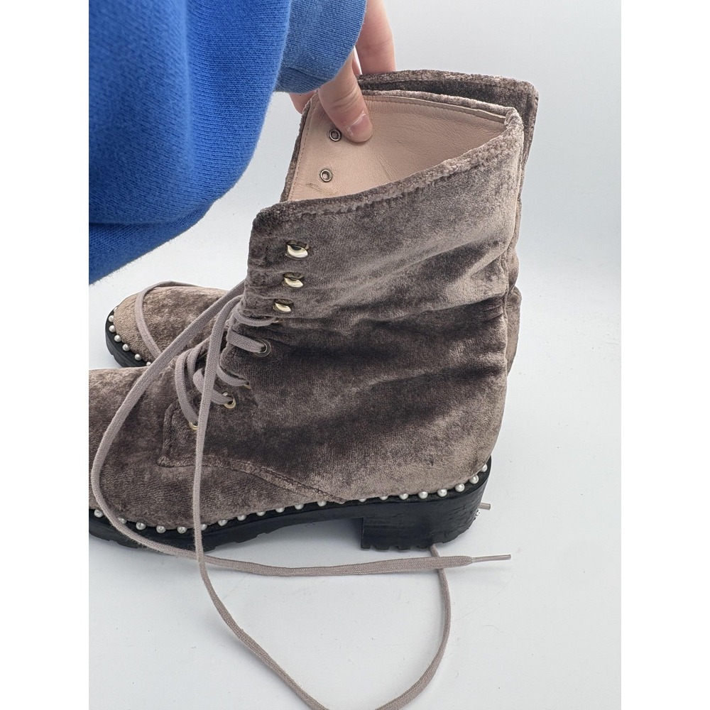 Stuart Weitzman Boots Womens Size 8 Brown Velvet Combat Pearl Studded Booties - Picture 3 of 7